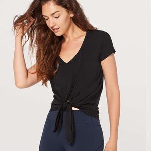 Lululemon knot a problem tee